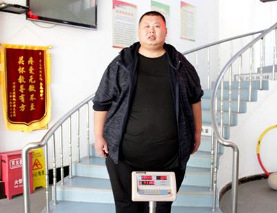 山东胖哥崔海滨在长春康达一年减重206斤,减肥成功重拾信心1.jpg